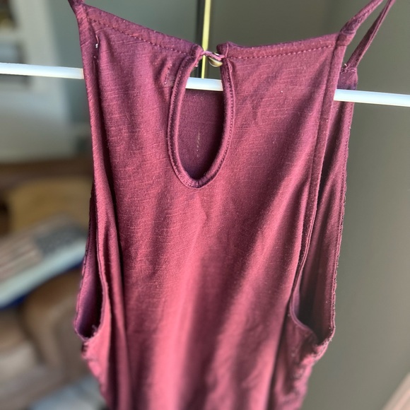 Taylor & Sage Lace halter top maroon sz S - Picture 4 of 6